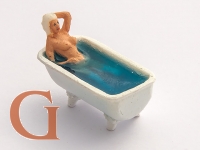 Gussbadewanne mit Mädchen für Nenngröße 0